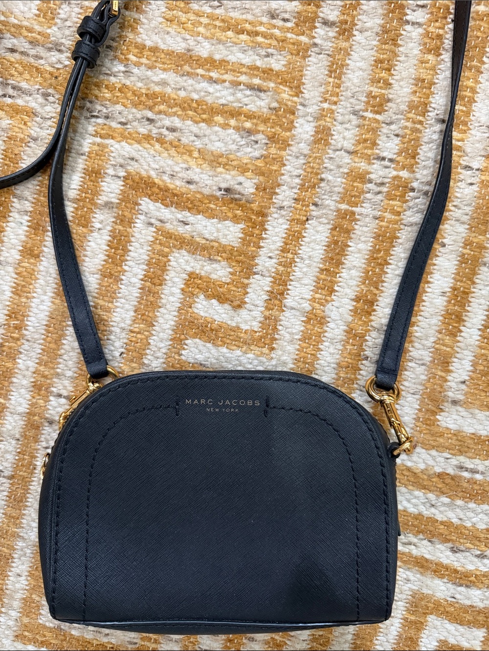Marc Jacobs New York Black Crossbody Leather Purse - Picture 2 of 9